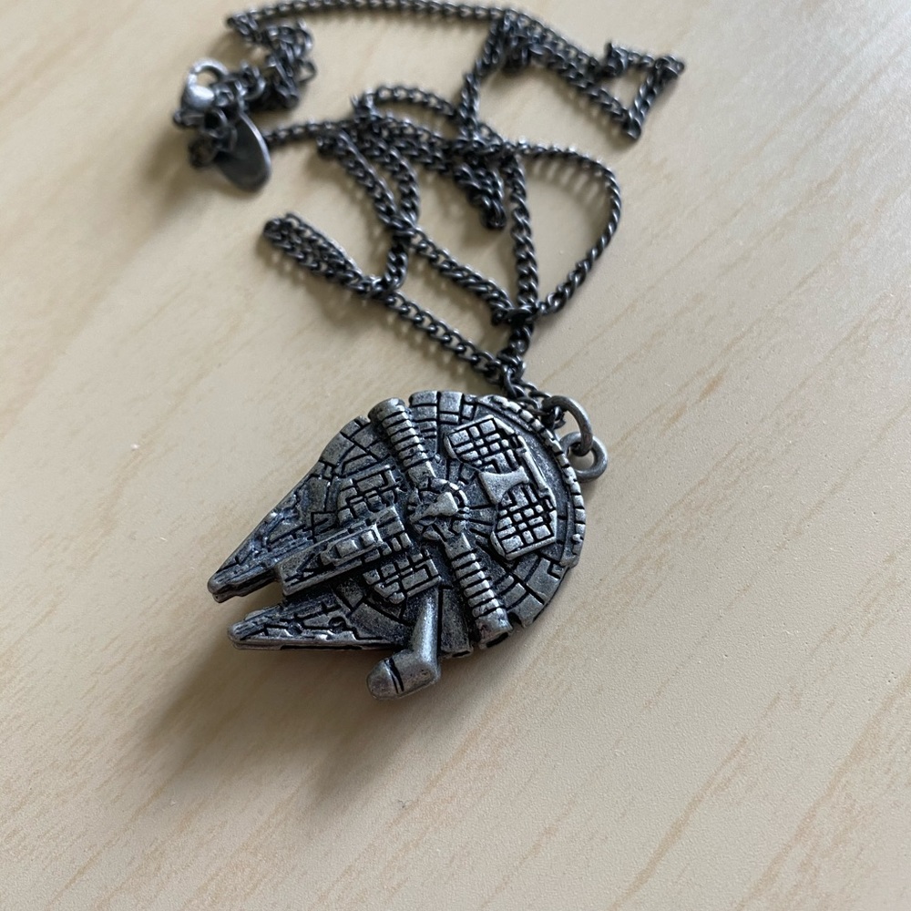 Star Wars Millennium Falcon pendant